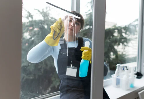 Nettoyage de vitres intérieures et extérieures à Forest-Saint-Julien